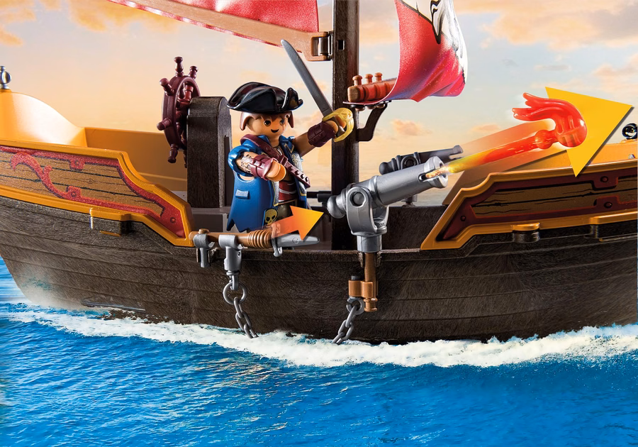 Pequeño barco pirata