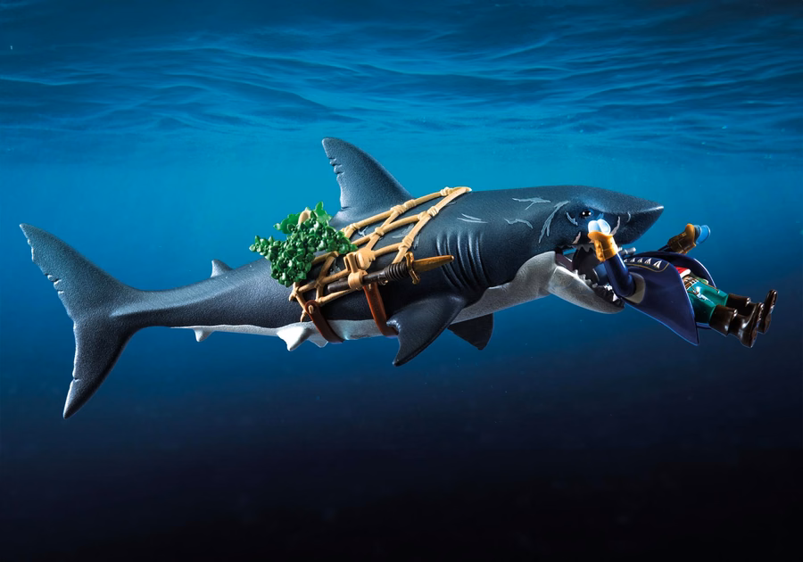 Tiburón gigante con pirata
